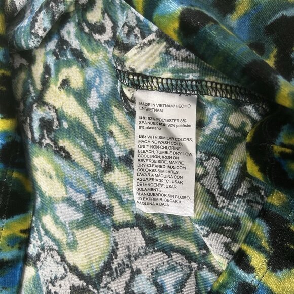 Chico’s Ikat Velvet Long Sleeve Tee Green Colorful Abstract Size L Long Sleeve - Picture 7 of 9